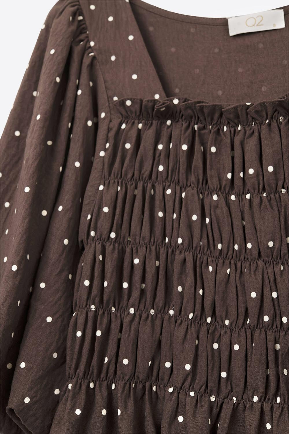 Top court chic marron à pois ajusté à la taille