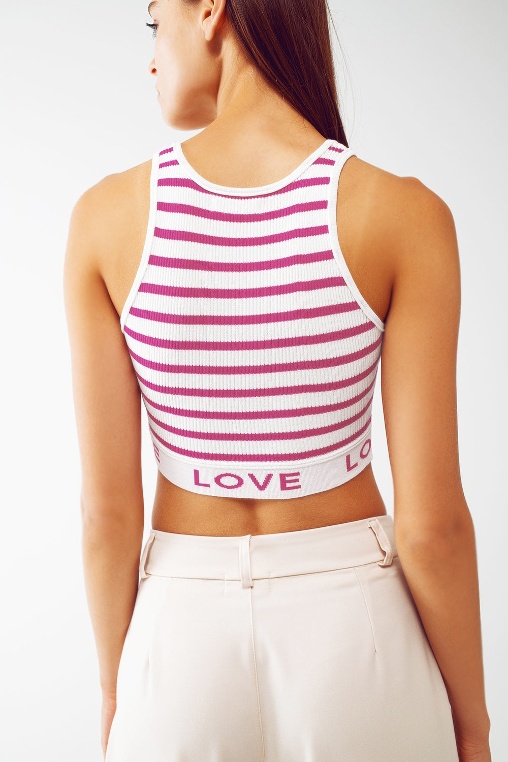 Top court rayé avec texte Love en rose