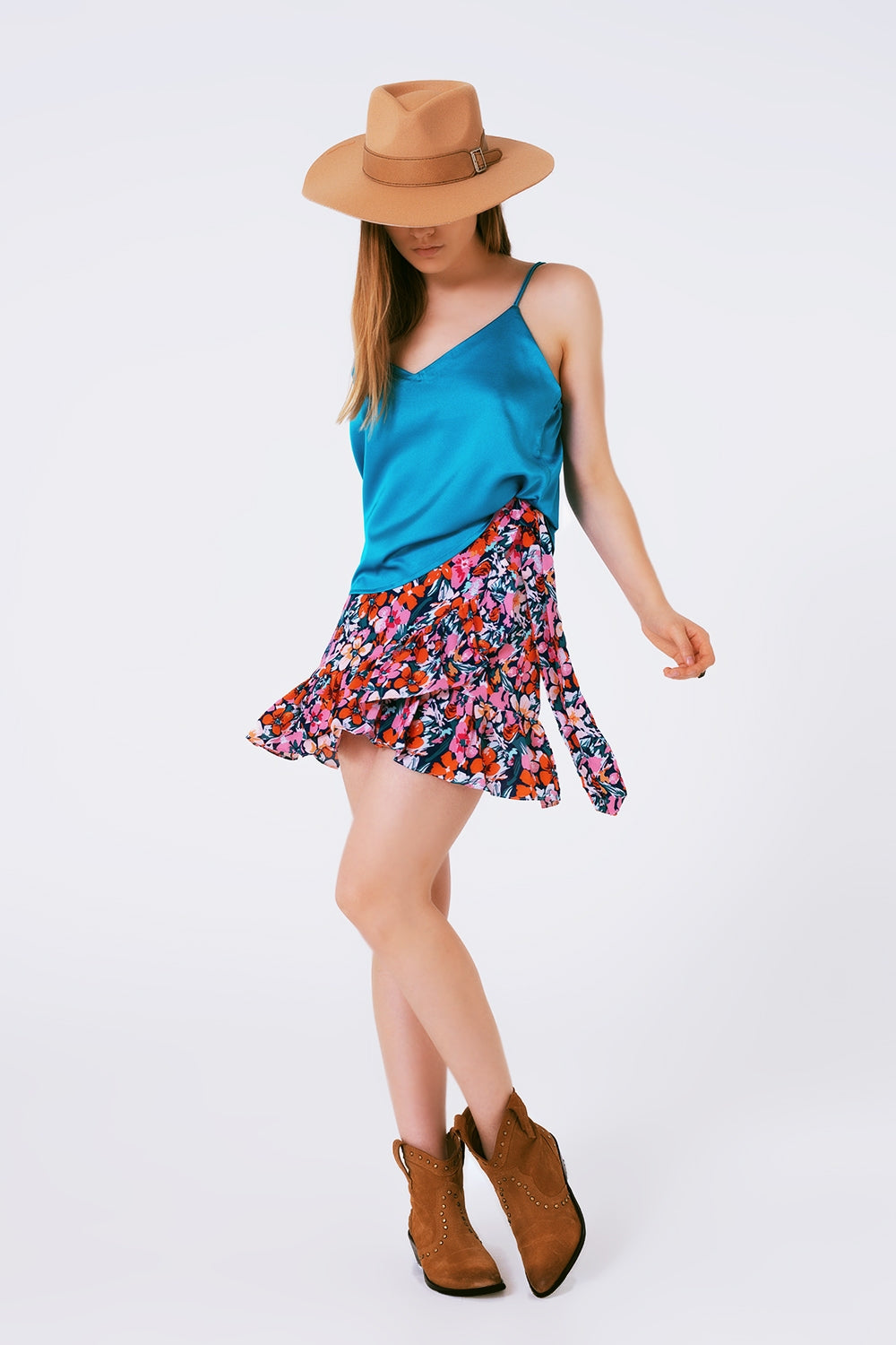 Top en satin avec bretelles en bleu