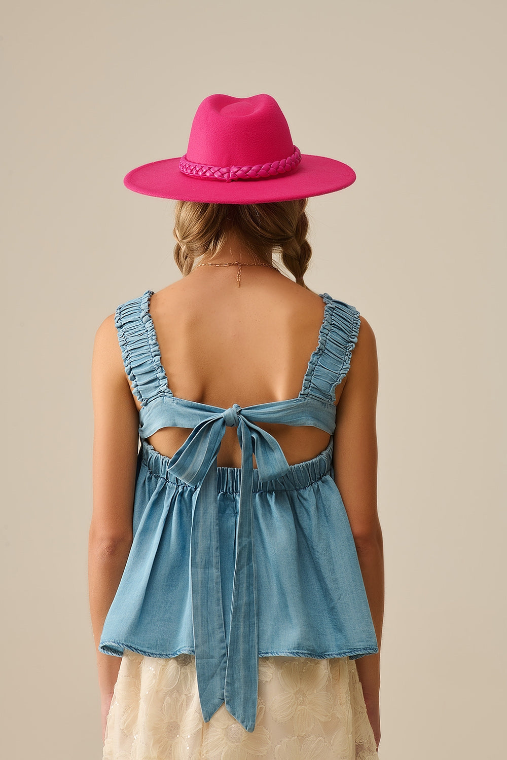 Top en tissu Tencel avec bretelles froncées en bleu