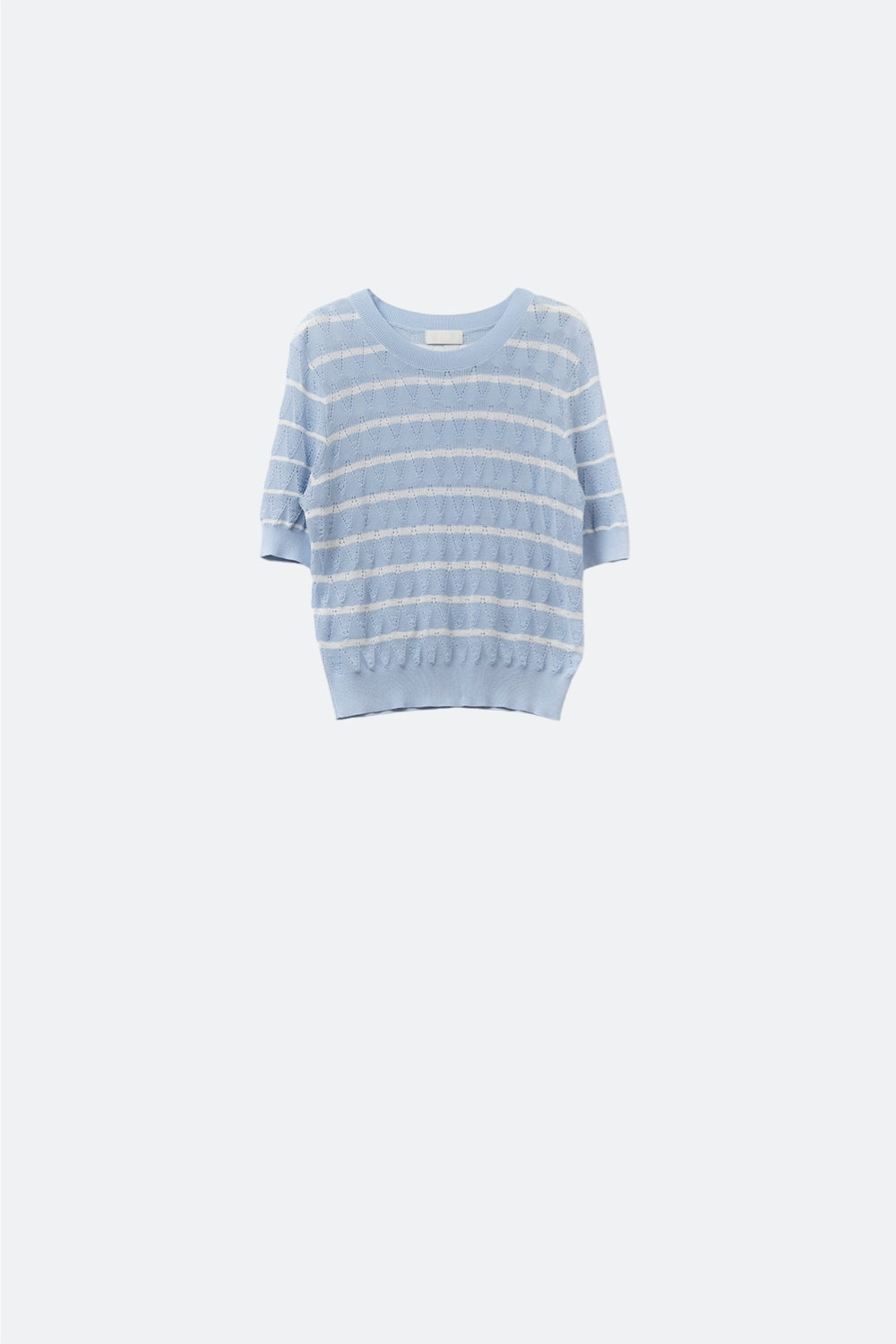 Q2 Top en tricot ajouré bleu ciel avec manches courtes et rayures blanches