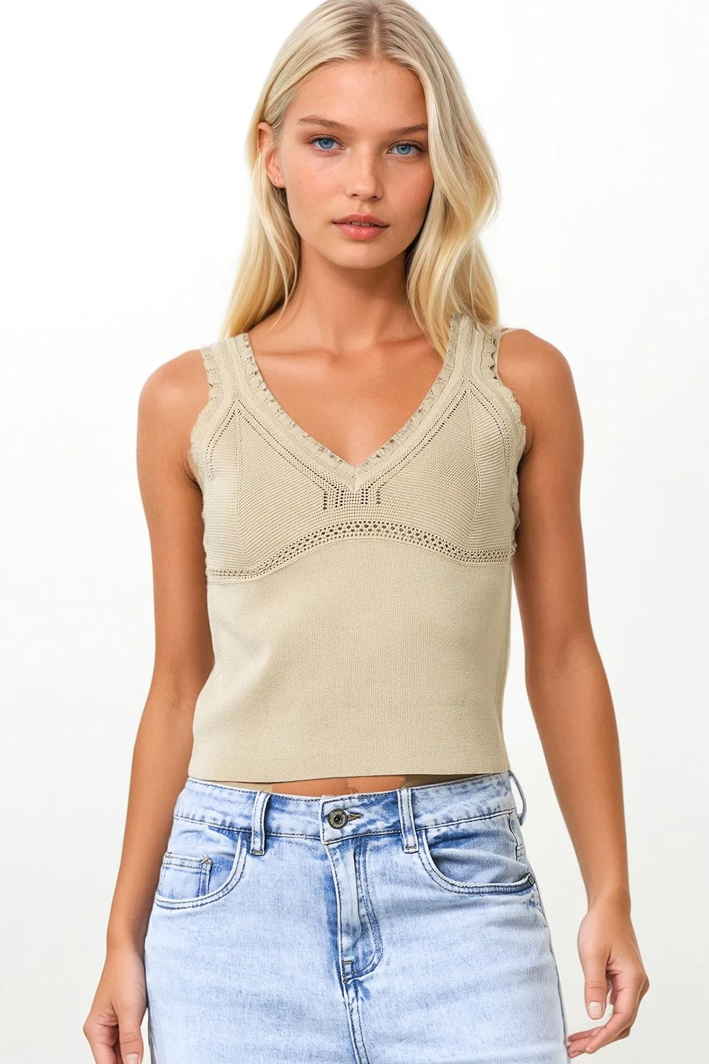 Top en tricot côtelé beige avec col en V festonné