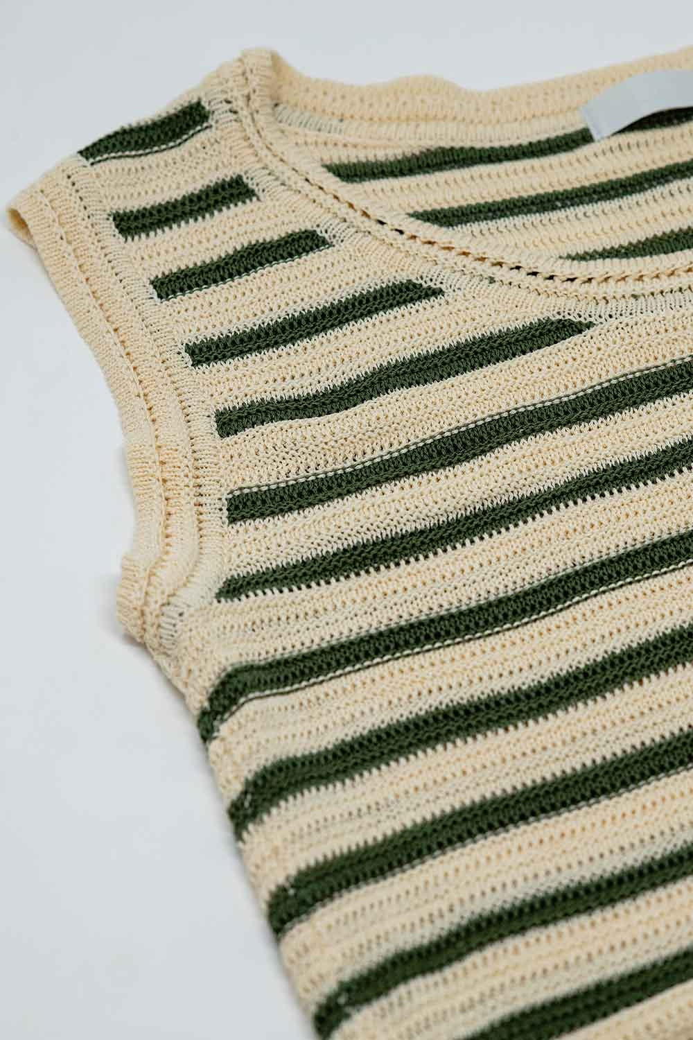 Top en tricot sans manches de couleur crème avec des rayures khaki