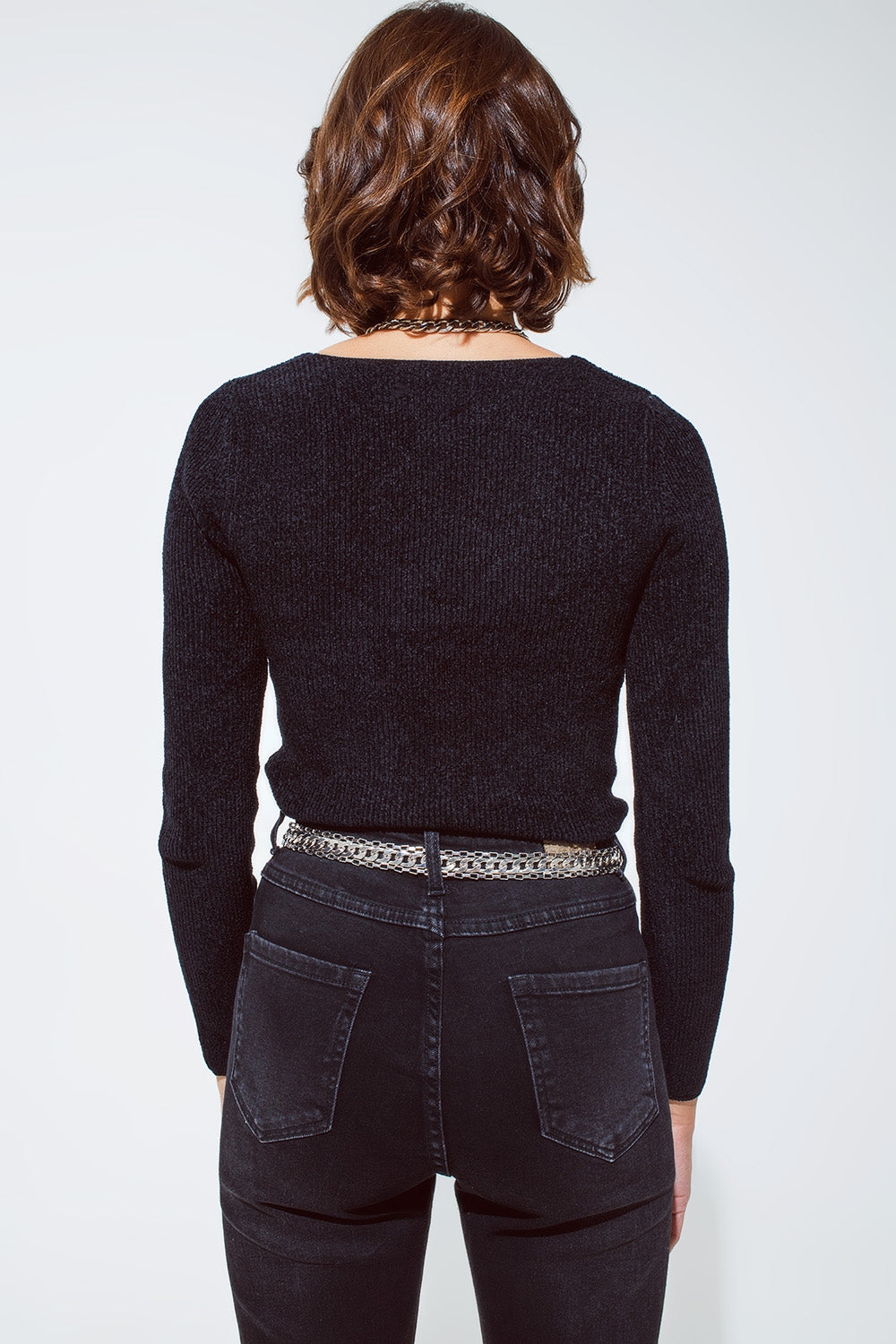 Top noir en chenille à encolure en cœur