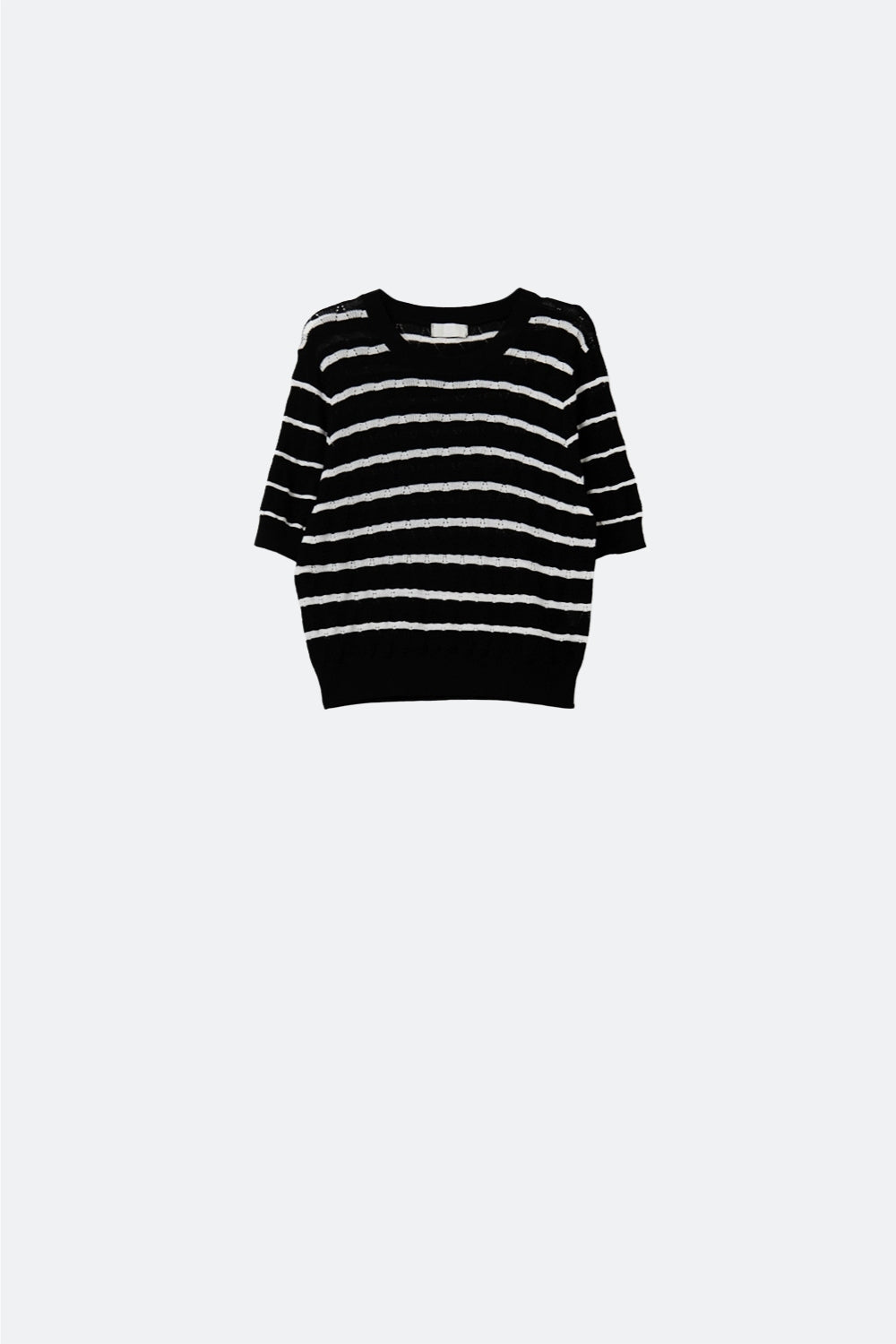 Q2 Top noir en tricot ajouré avec manches courtes et rayures blanches