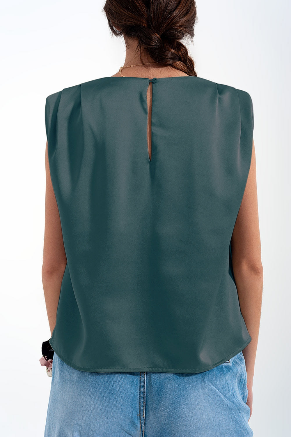 Top sans manches à épaulettes en satin froncé vert