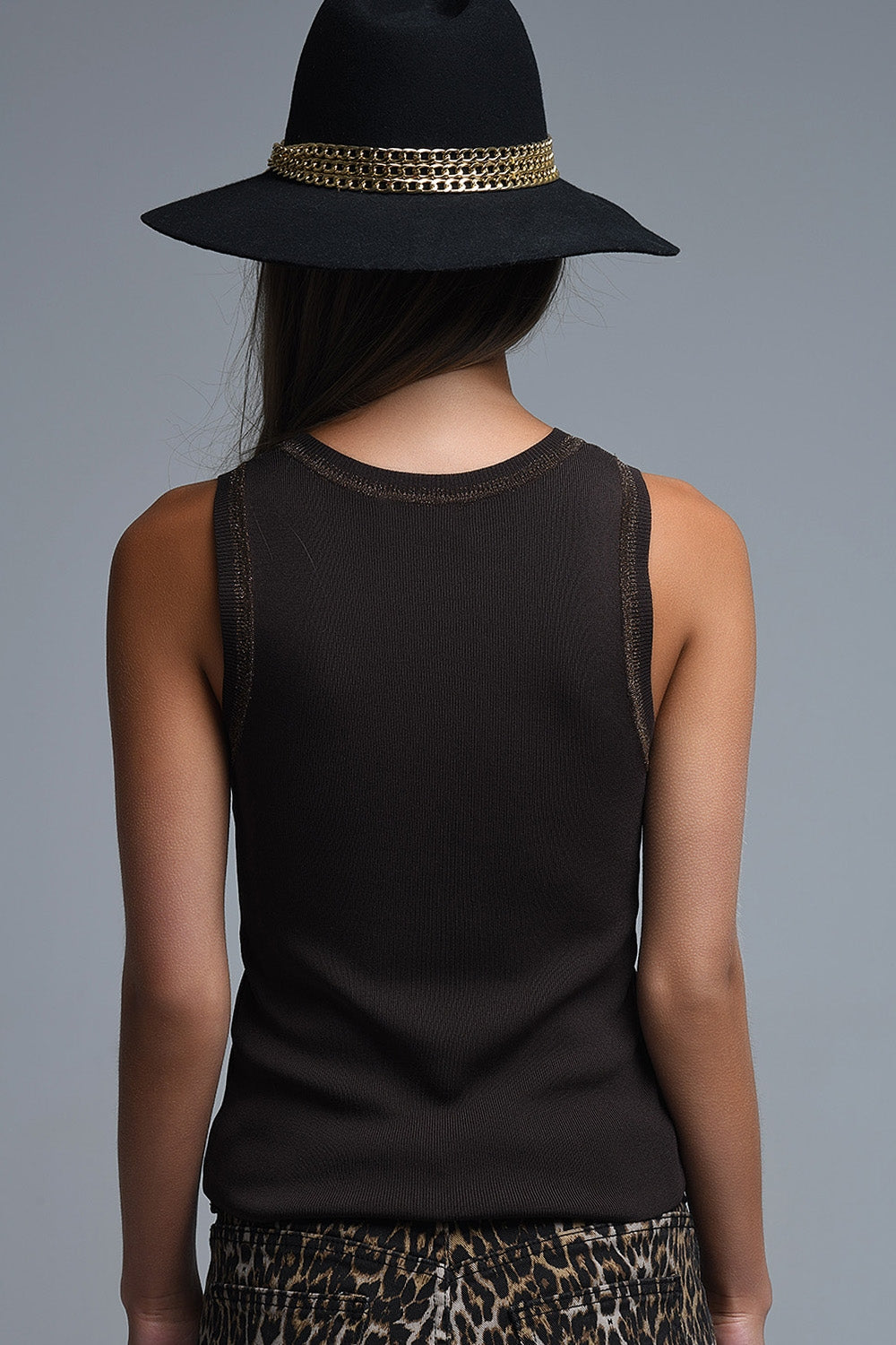 Top sans manches en tricot marron avec bordures métalliques