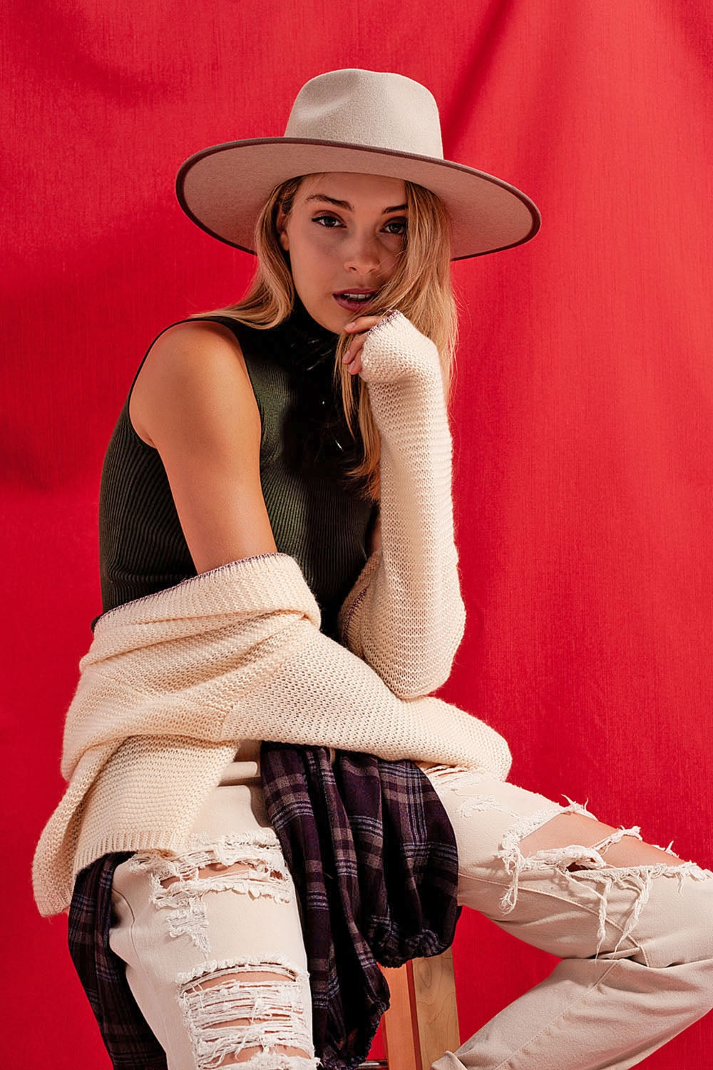 Turtle Neck Ribbed Top in Forest vert