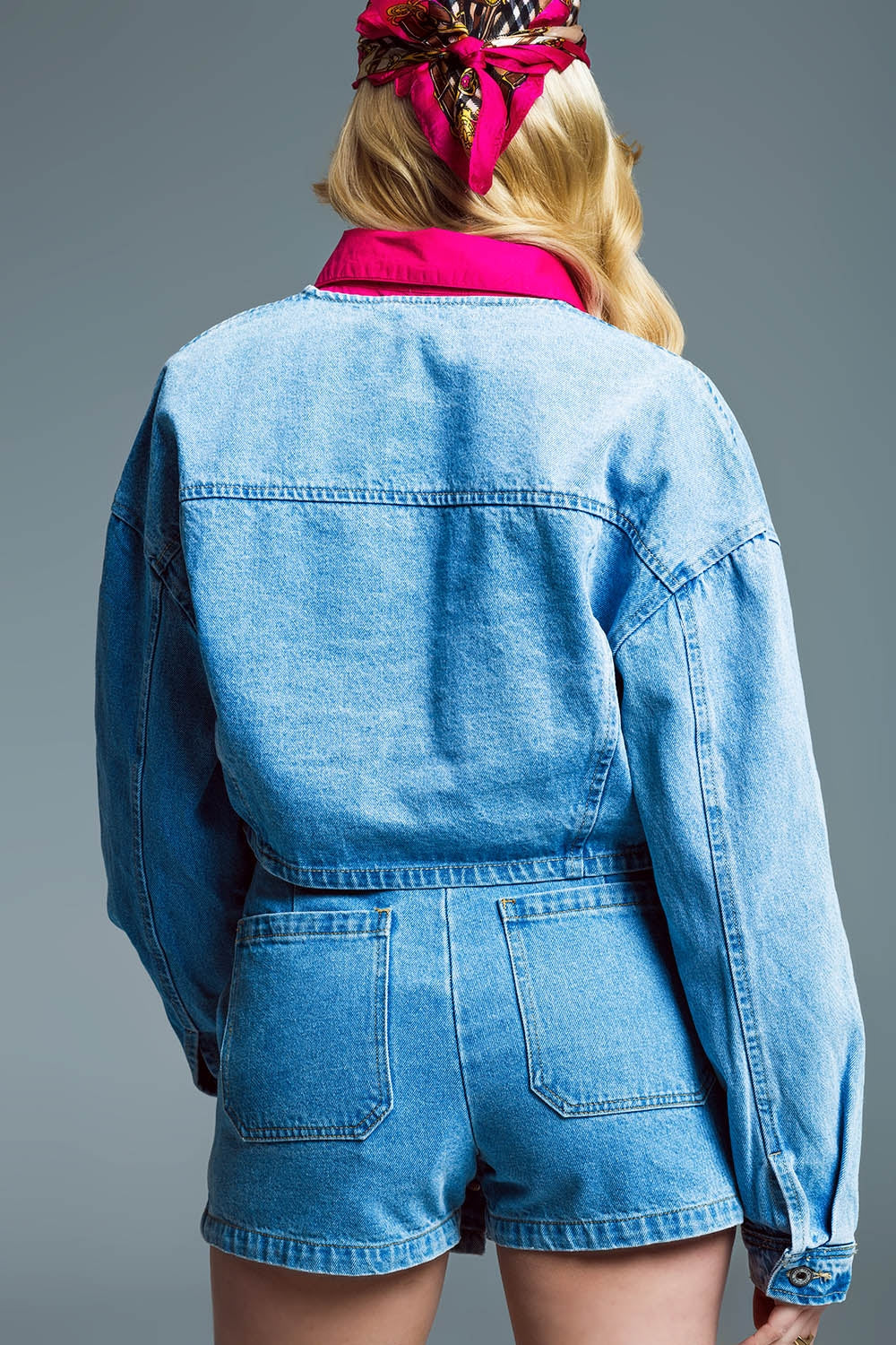 veste en denim décontractée avec poches passepoilées sur la poitrine en délavage léger