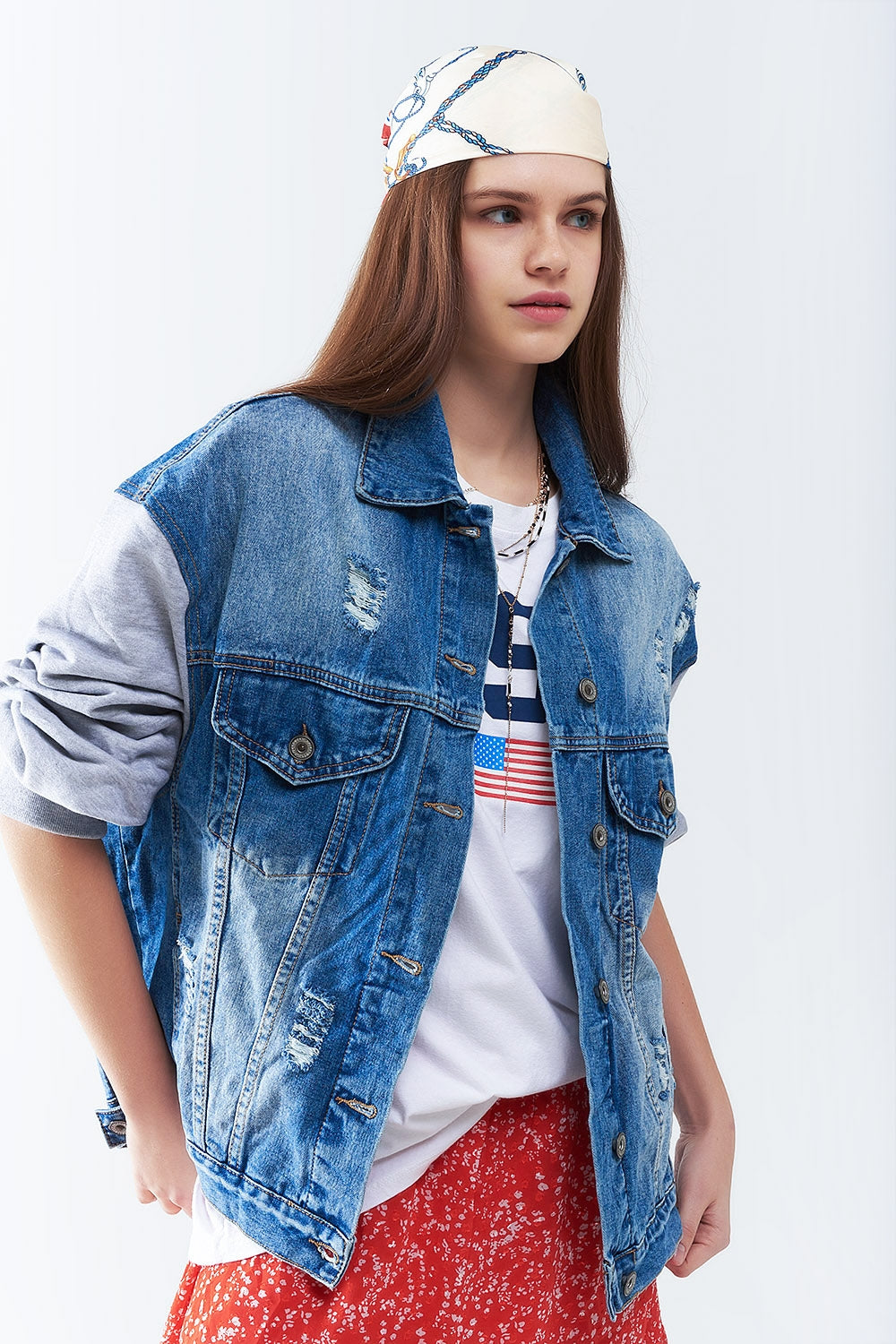 Q2 Veste en jean avec manches en tissu jogging
