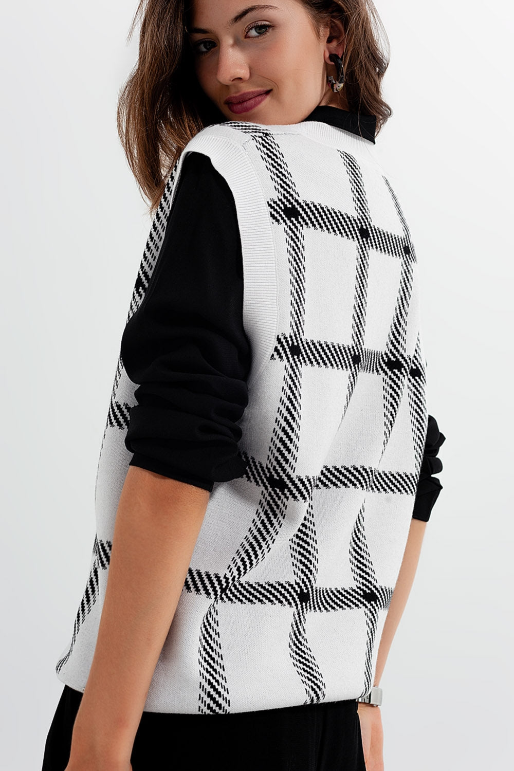 Veste en tricot avec de grandes hachures croisées