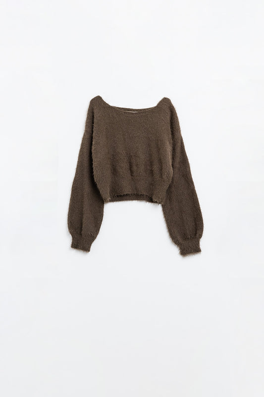 pull cropped fluffy en brun ajusté à la taille