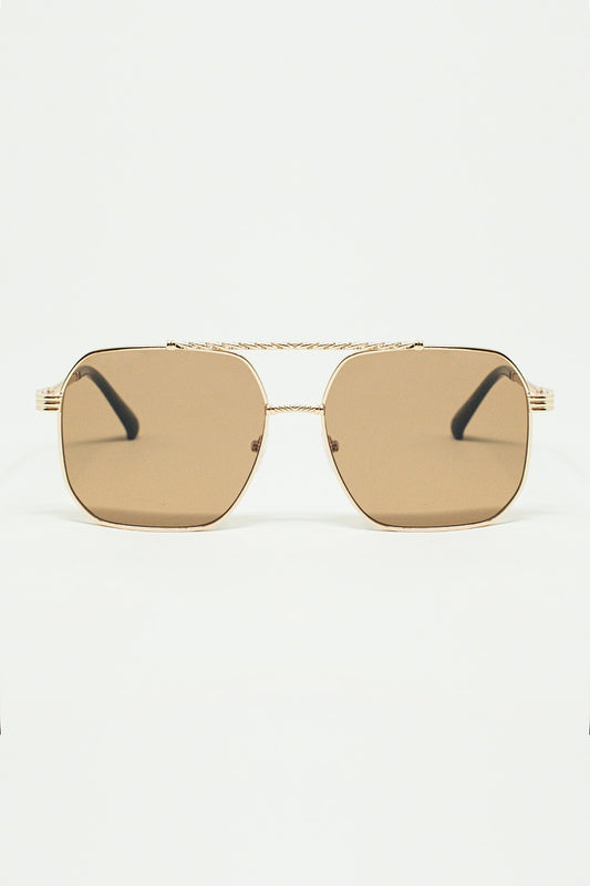 lunettes de soleil à monture carrée dorée avec verres marron