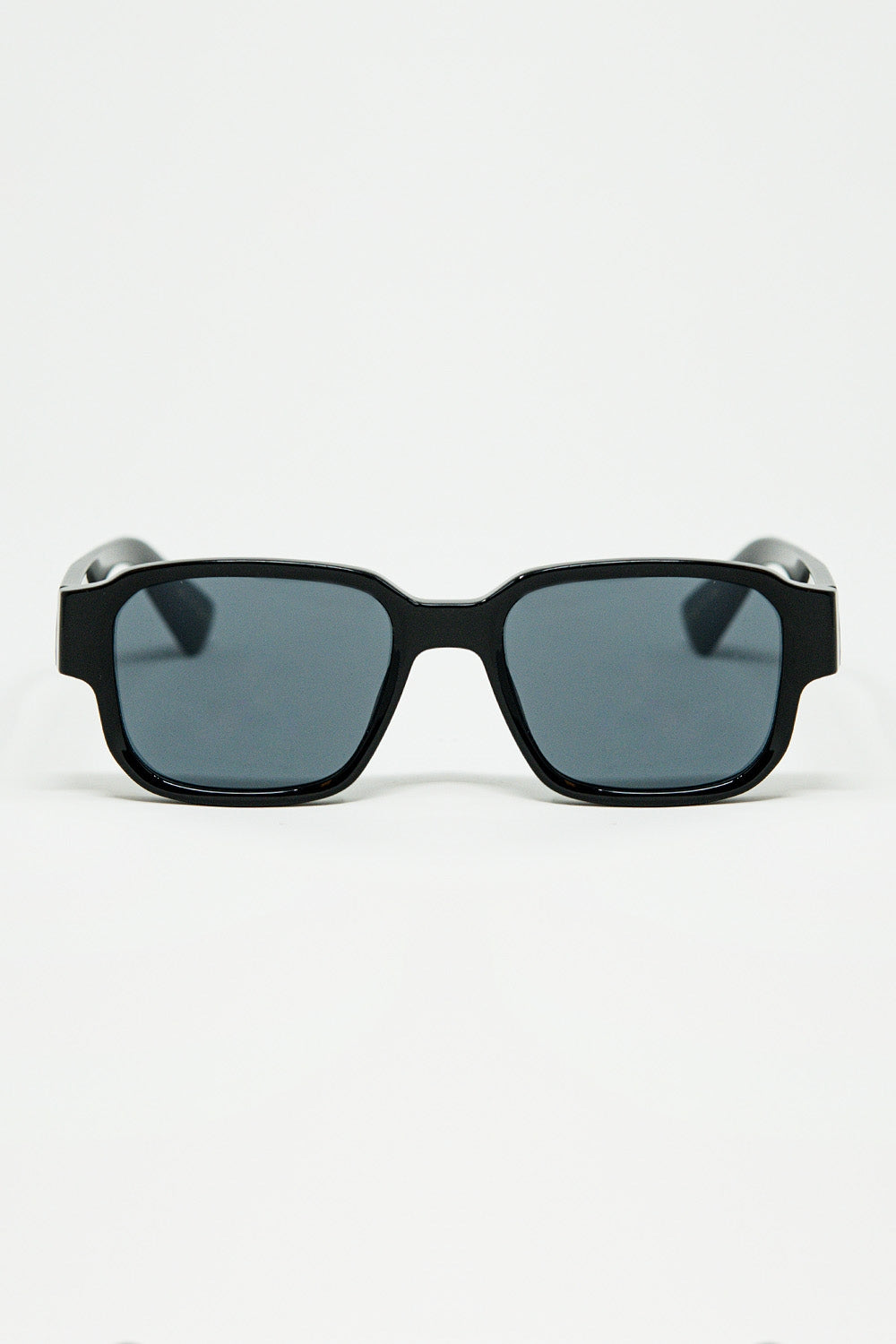 Lunettes de soleil carrées noires en cristal gris