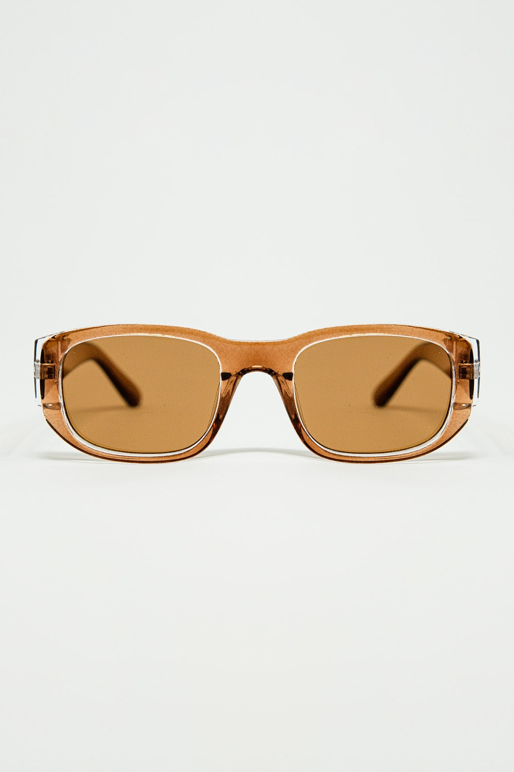 Lunettes de soleil ovales avec montures Camel transparentes et brillantes