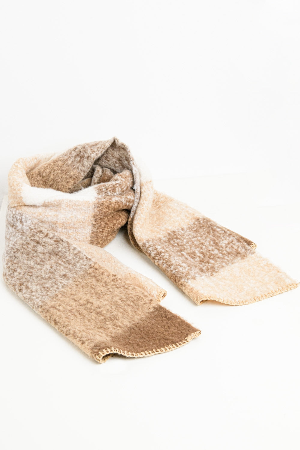 Foulard en beige et marron