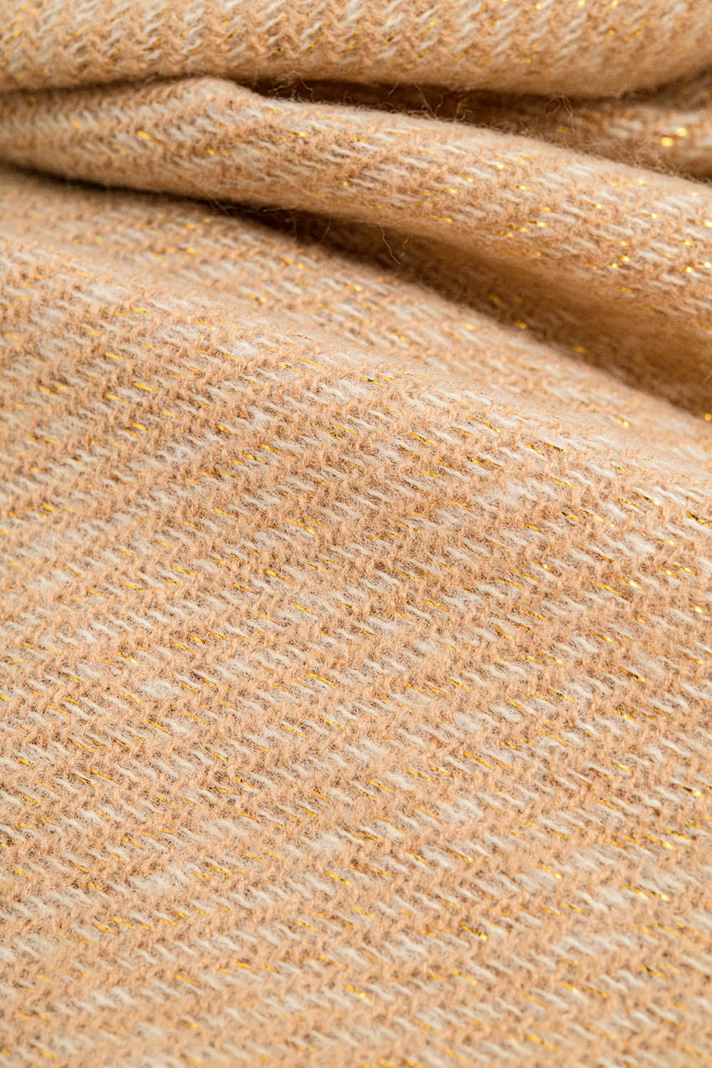 Echarpe de couleur camel avec détails en fil d'or