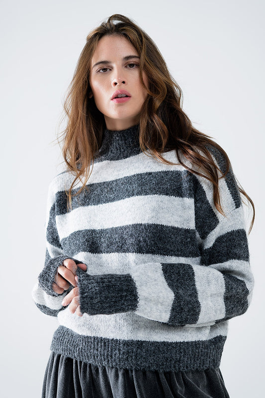 pull rayé gris à col roulé
