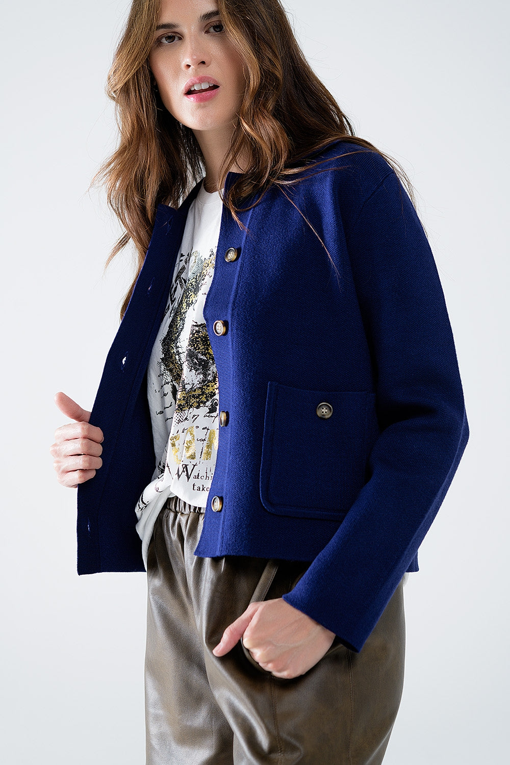 Cardigan en maille douce bleu encre avec poches devant