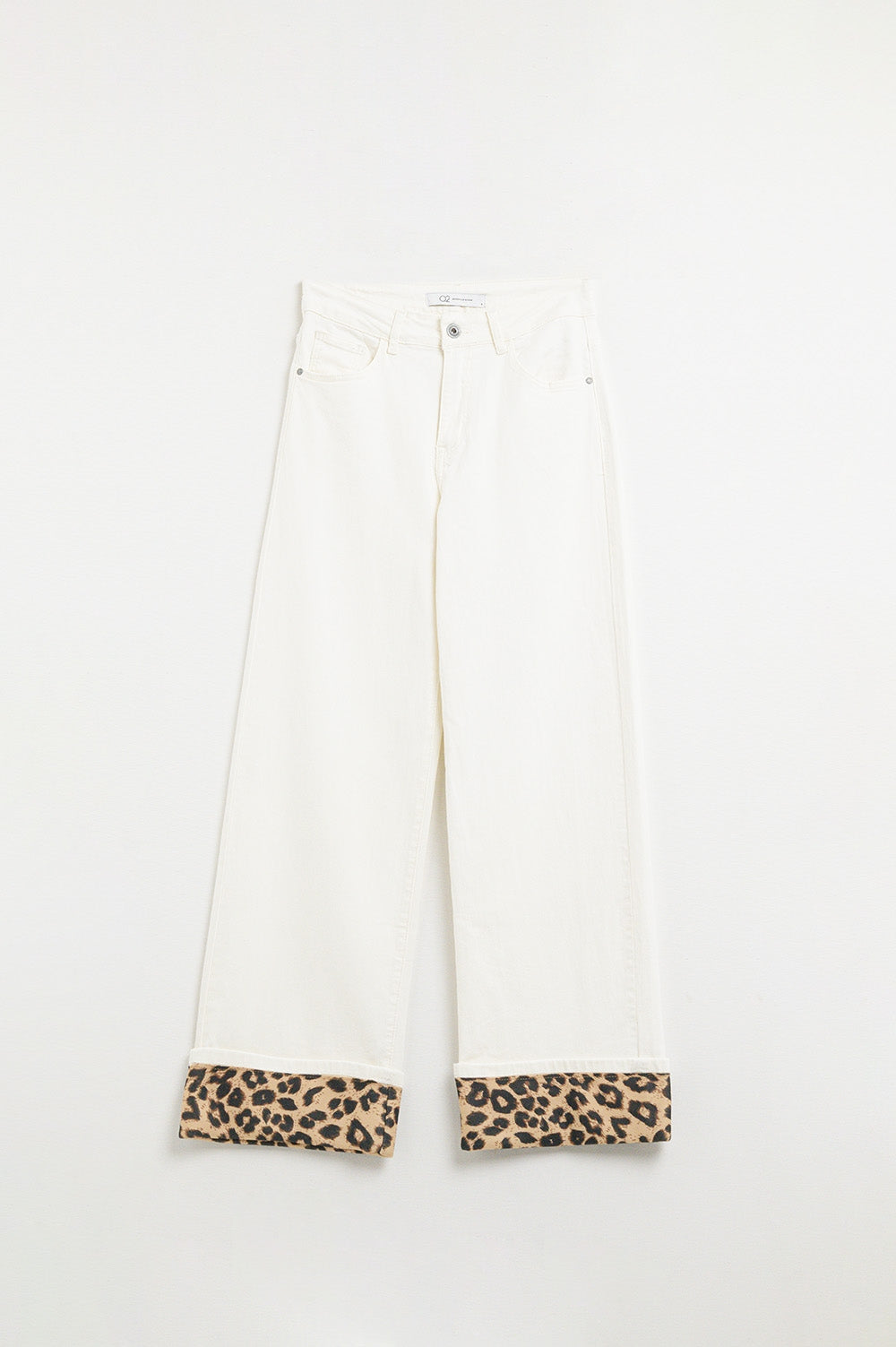Pantalon large crème avec imprimé léopard en bas