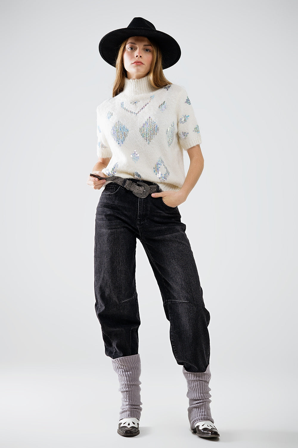 Pull à manches courtes crème avec ornements en paillettes