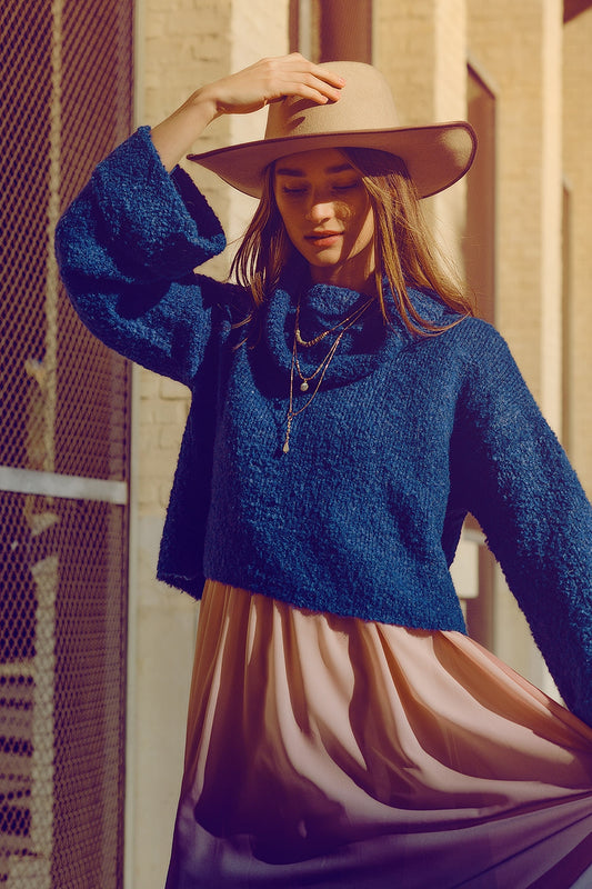 pull à col montant en tricot doux de couleur bleue