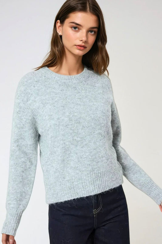 Pull basique à col ras du cou en gris