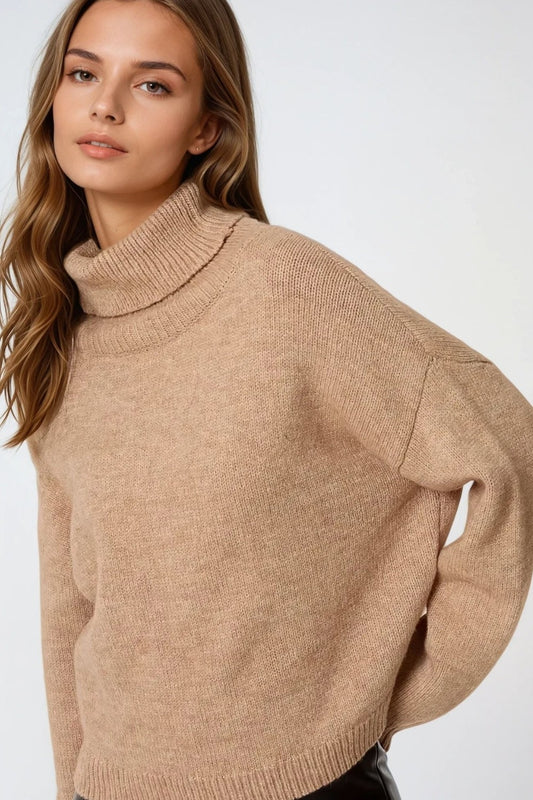 Pull beige ample à manches tombantes