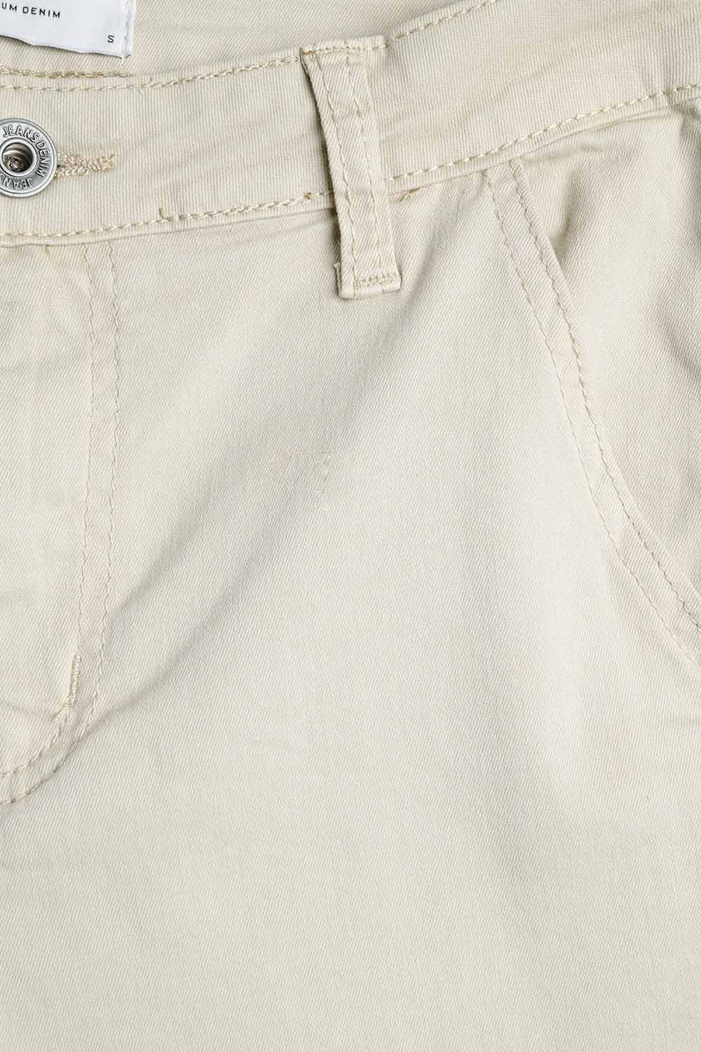 Pantalon évasé beige confortable et extensible
