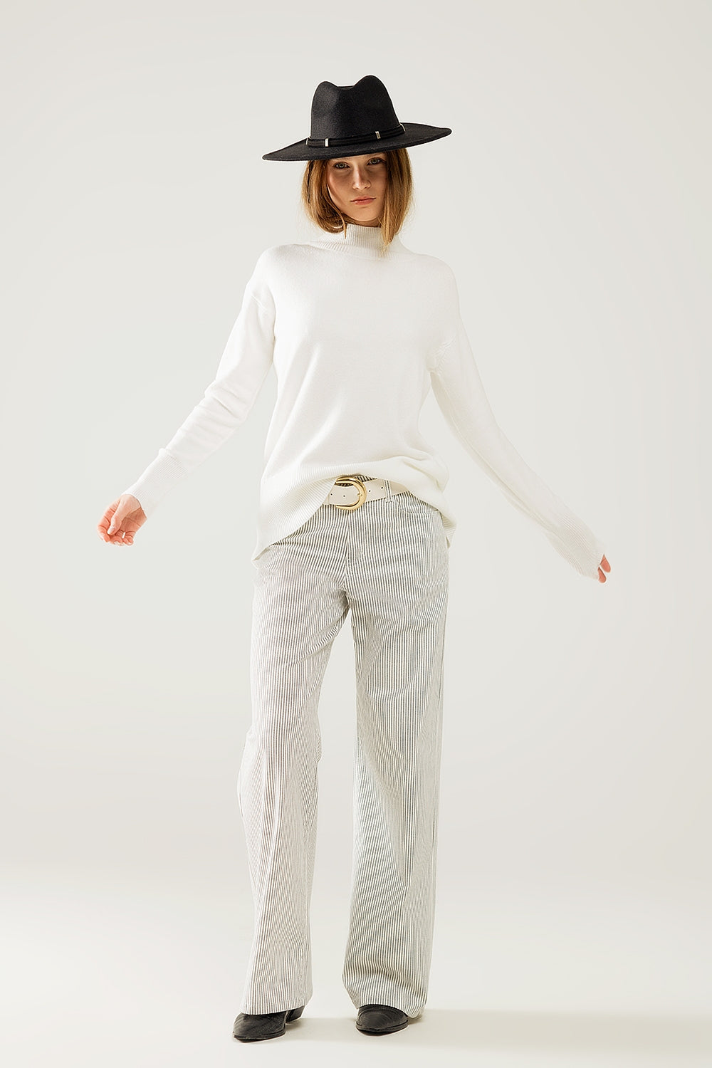 Pantalon rayé à jambe droite en tissu extensible