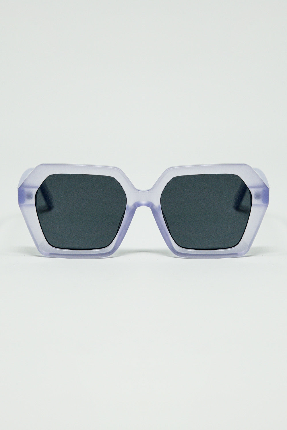 Lunettes de soleil rectangulaires de couleur violette translucide