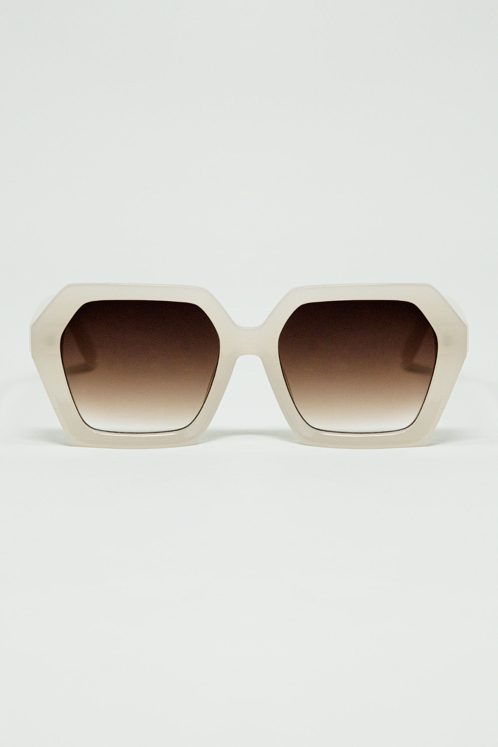 Lunettes de soleil rectangulaires de couleur blanche translucide