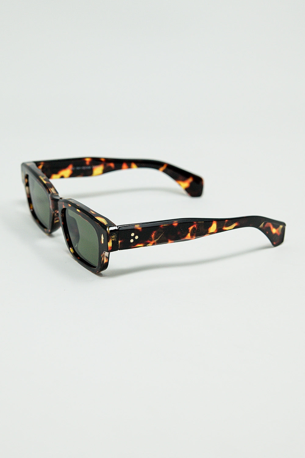 Lunettes de soleil ambrées avec verres ovales vert foncé