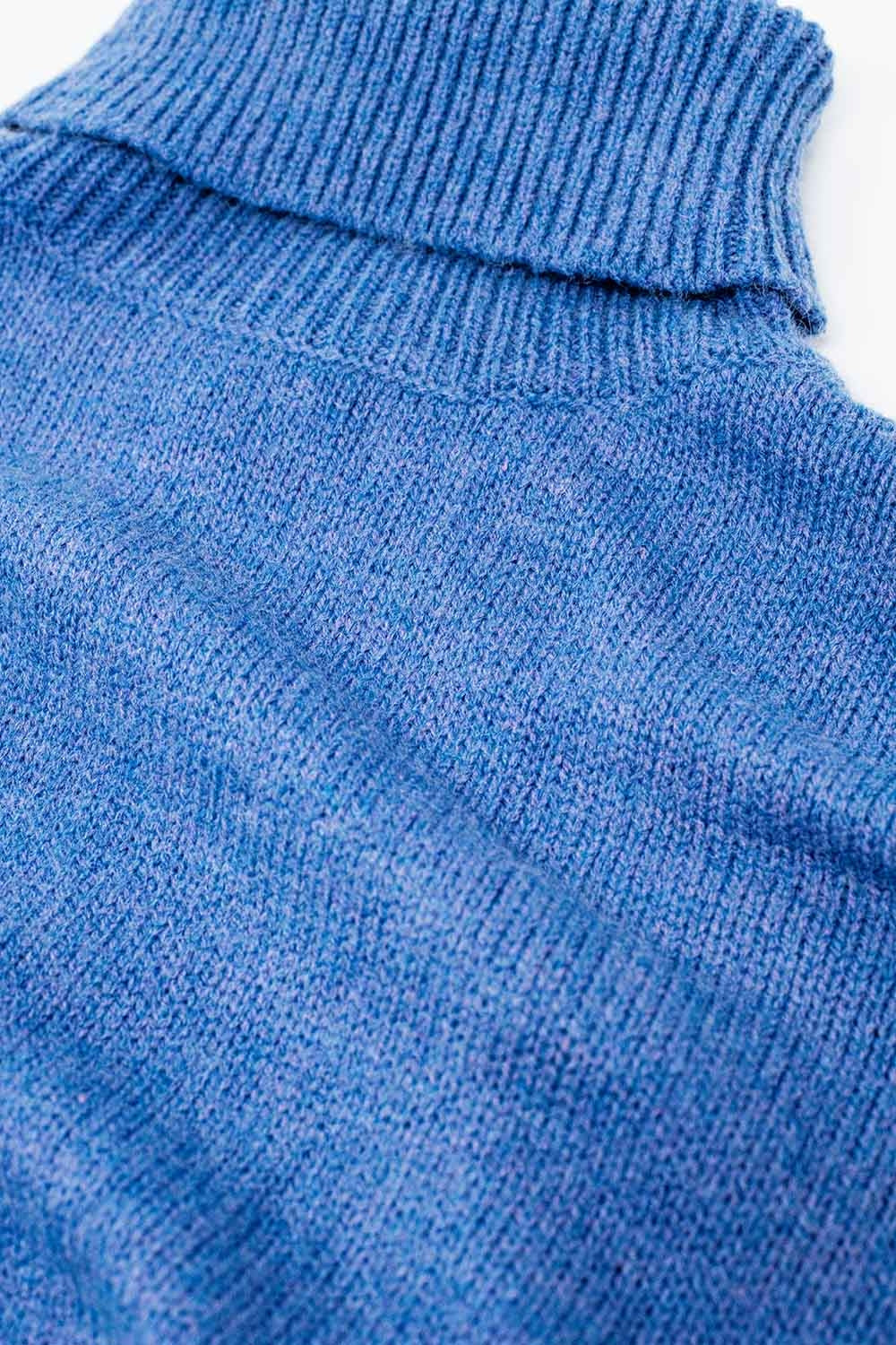 Pull bleu ample à manches tombantes