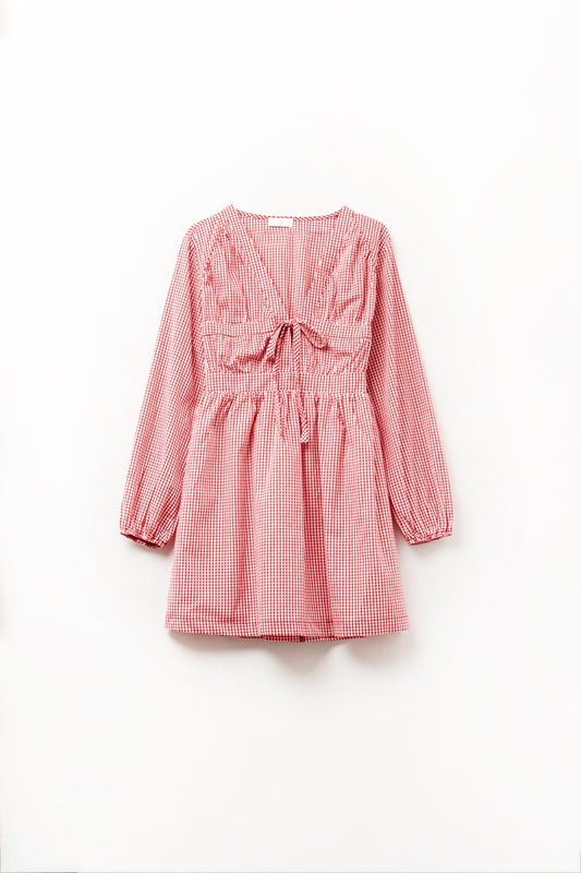Mini robe vichy à nouer sur le devant en rouge