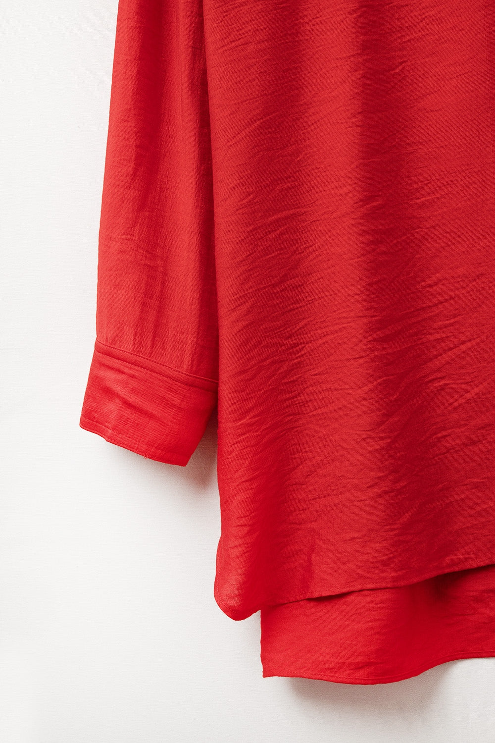 Chemise rouge à coupe décontractée Manches 3/4 et ourlet plongeant