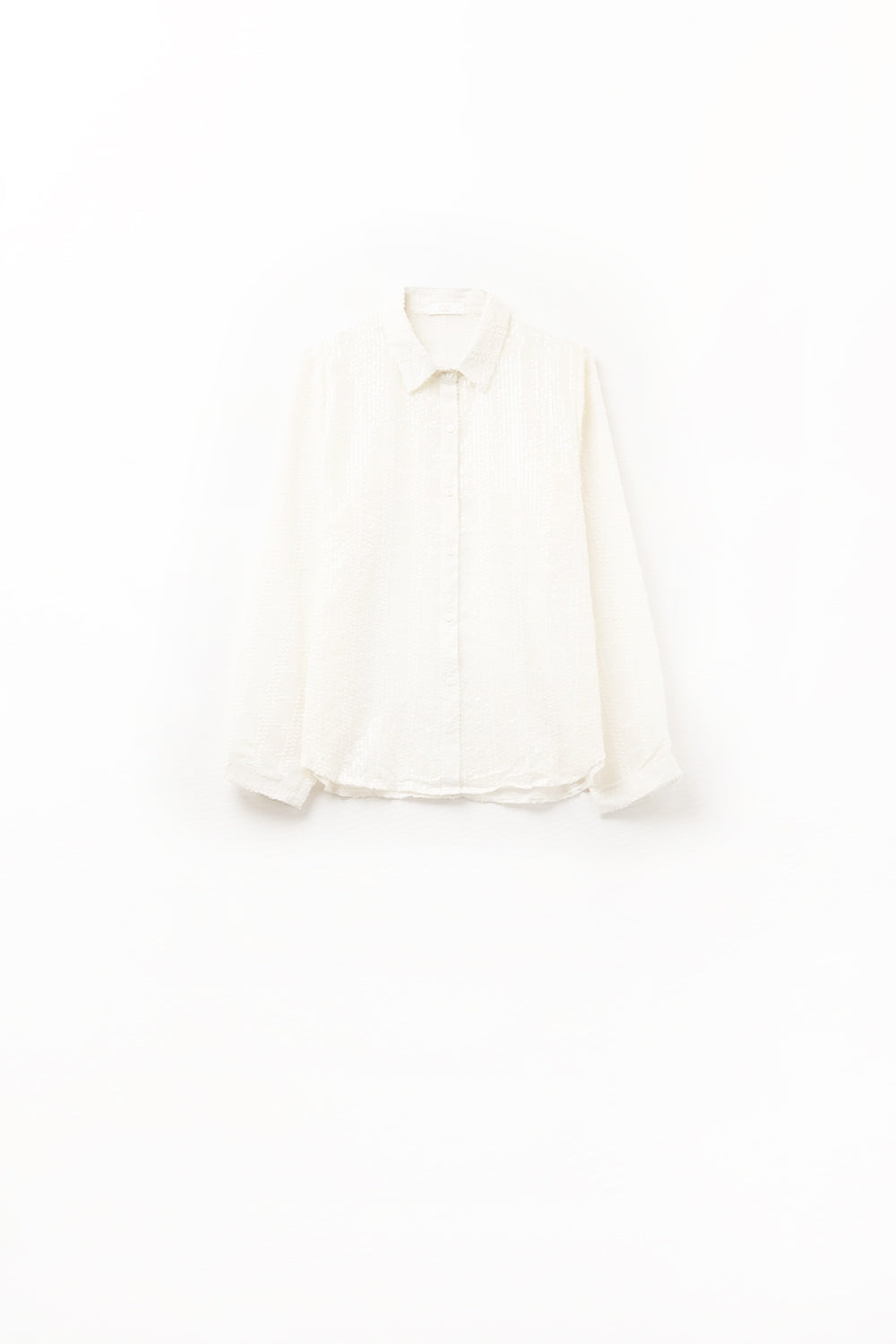chemise en mousseline de soie beige avec détails en paillettes