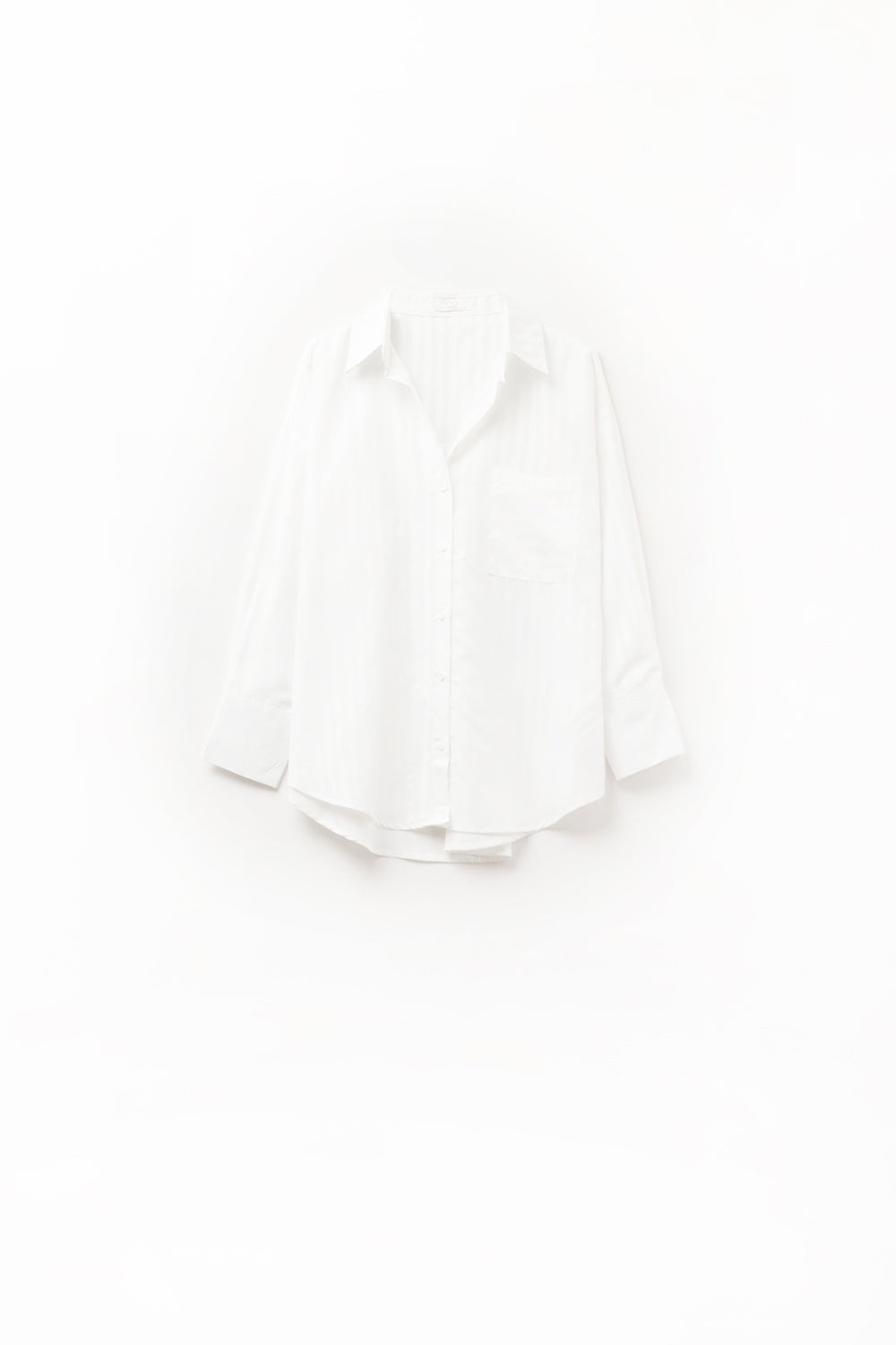 Blouse blanche à rayures relaxées