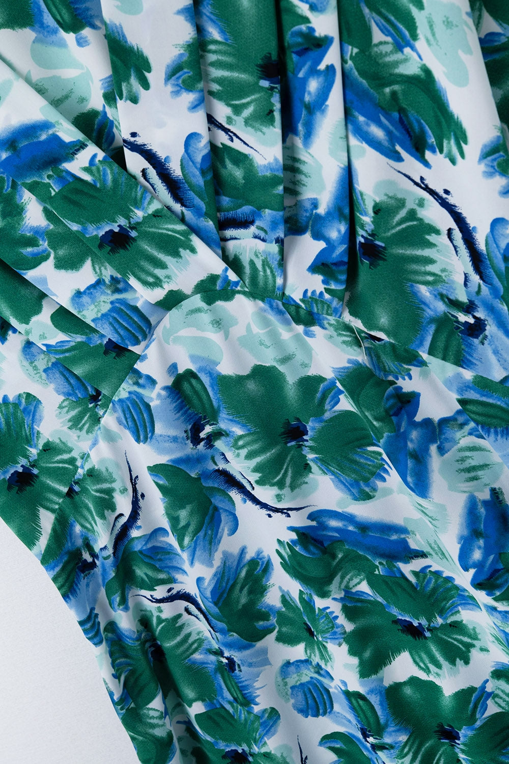 Robe maxi à imprimé floral en satin avec manches tombantes
