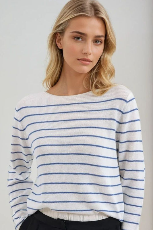 Pull crème à rayures bleues en maille fine