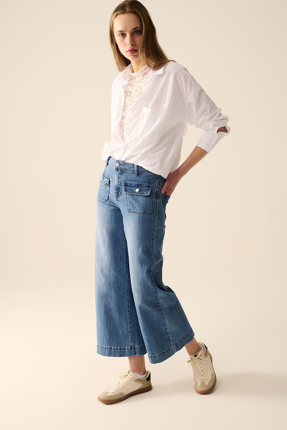 Blouse blanche à rayures relaxées