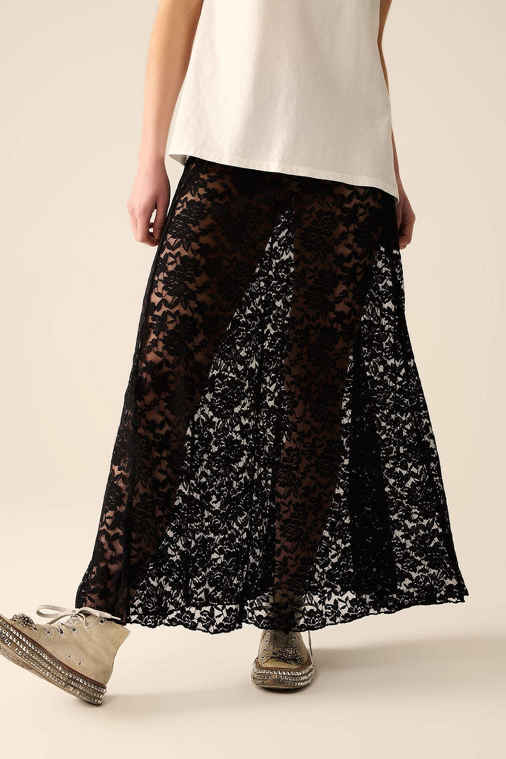 jupe longue en dentelle noire tendance