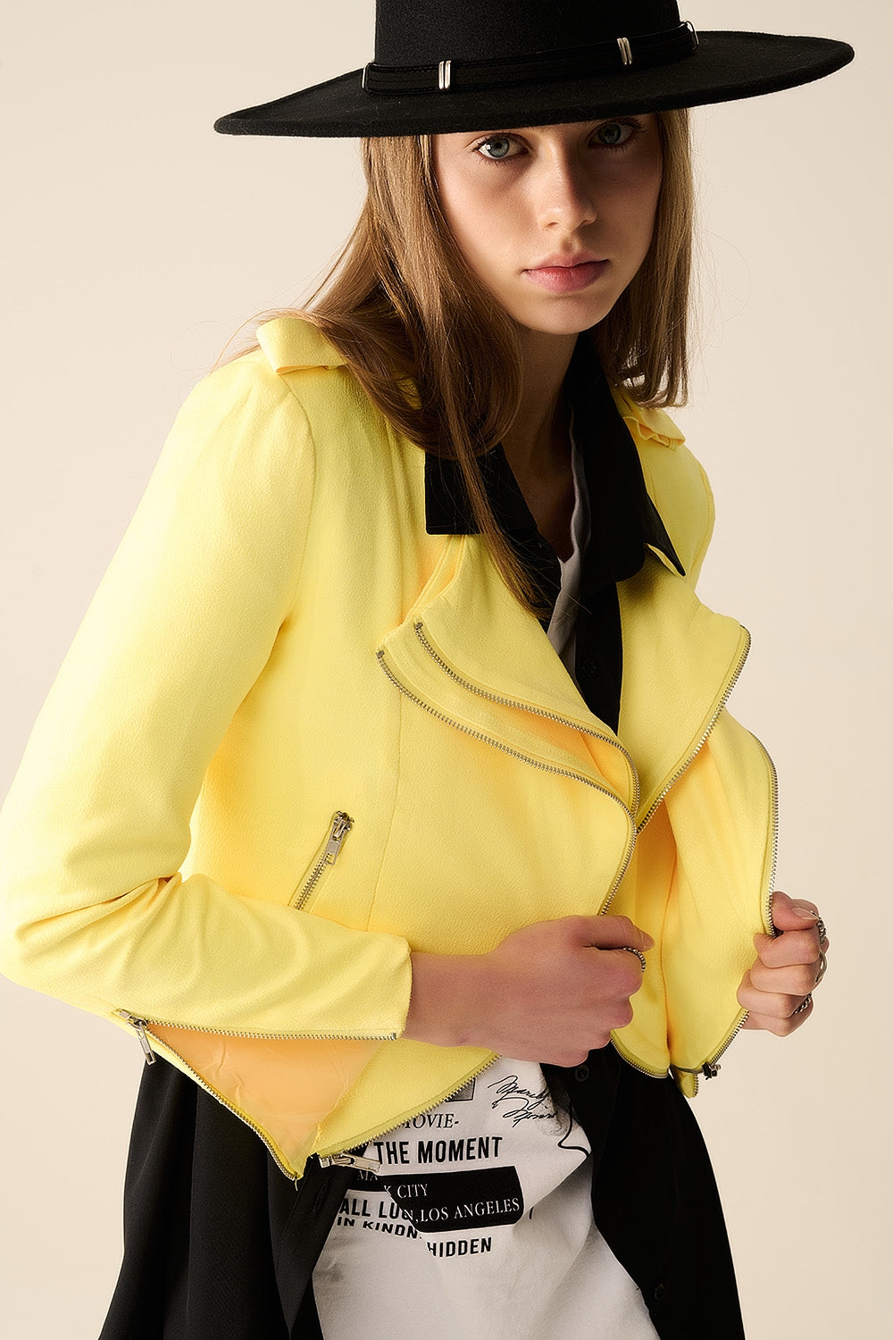 Veste jaune avec détails à fermeture éclair