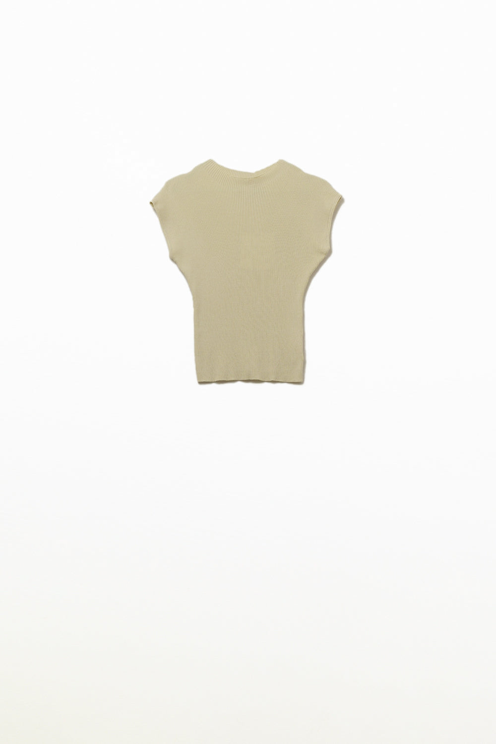 Pull côtelé à col haut et manches courtes en beige