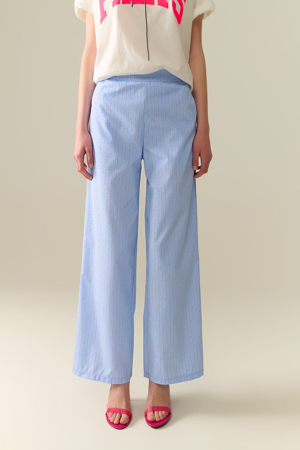 Pantalon large rayé bleu avec ornements en strass