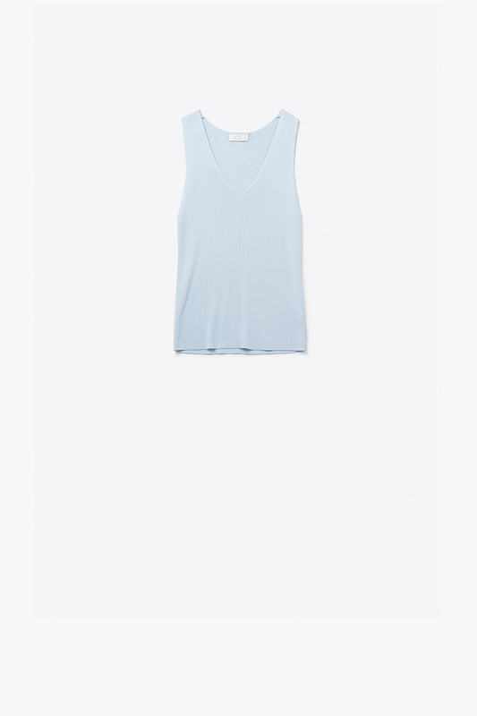 Top tricoté sans manches bleu bébé avec col en V