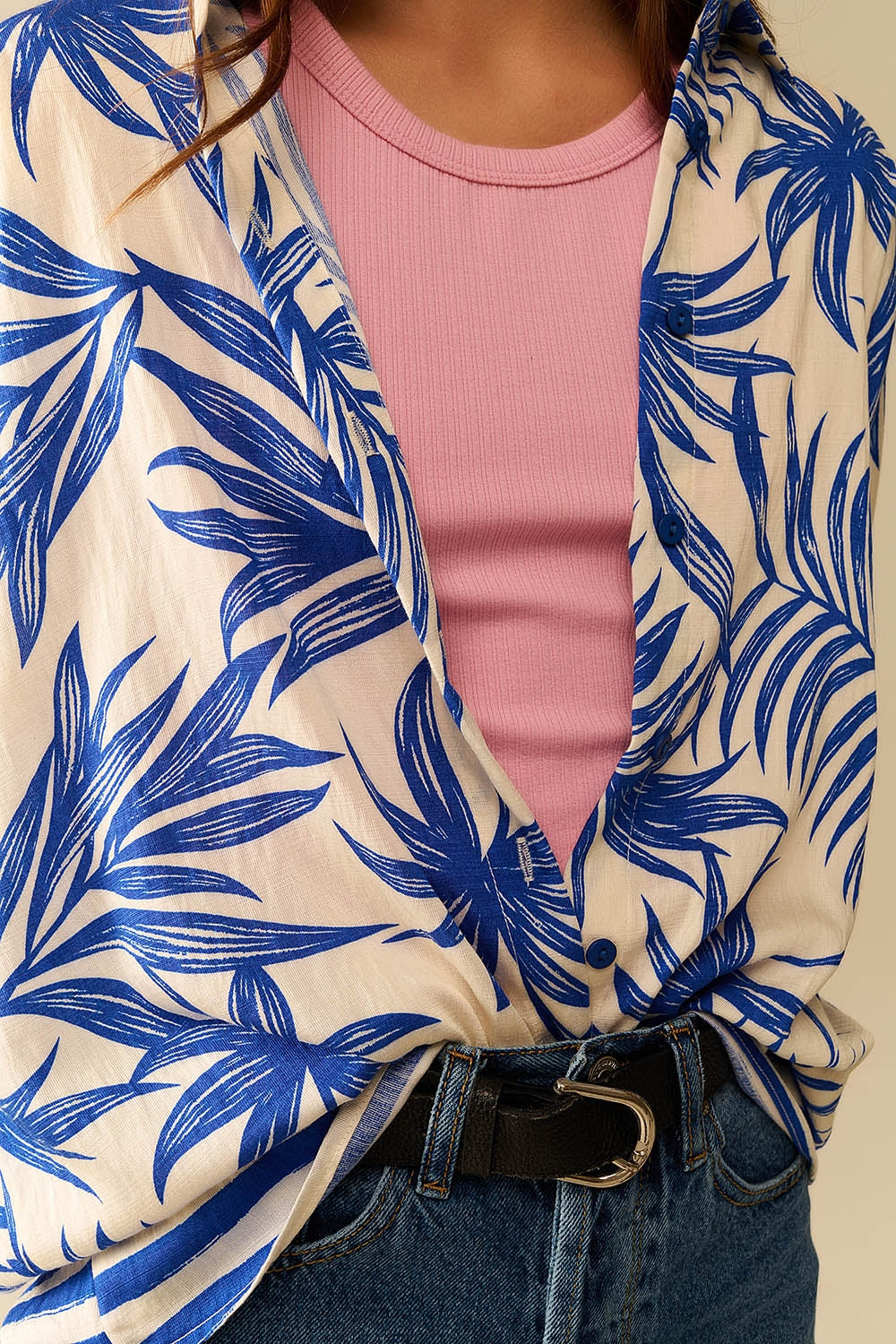 Blouse Décontractée à Motif Tropical en Bleu et Blanc