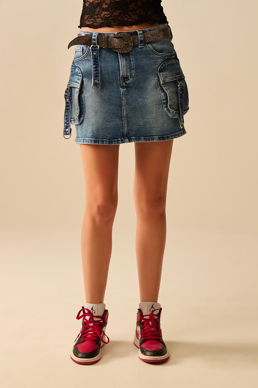 Jupe en jean cargo mini avec détails suspendus