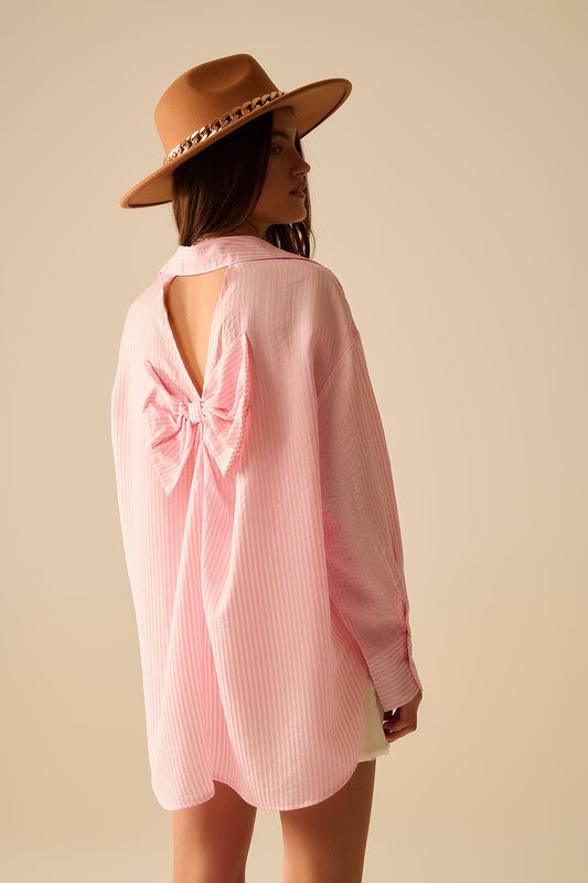 chemise surdimensionnée rose bébé avec nœud dans le dos