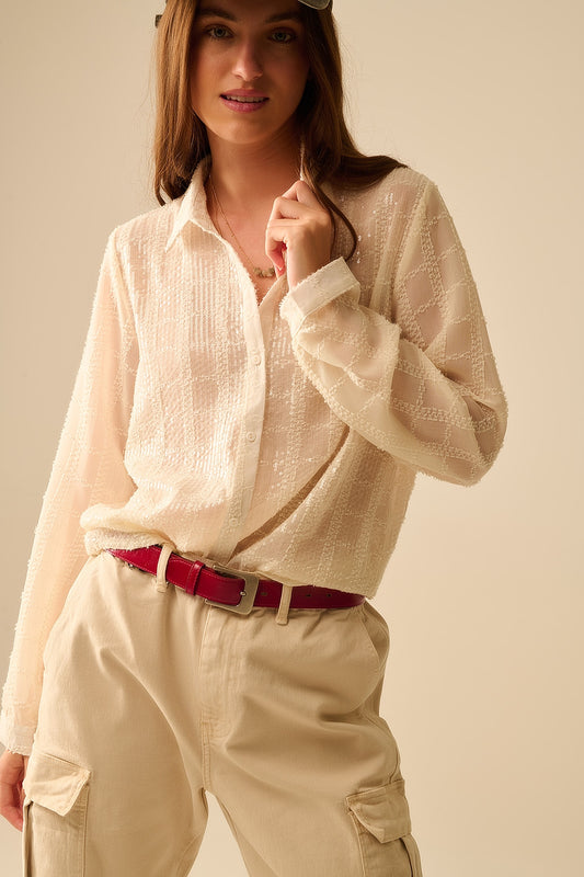 chemise en mousseline de soie beige avec détails en paillettes